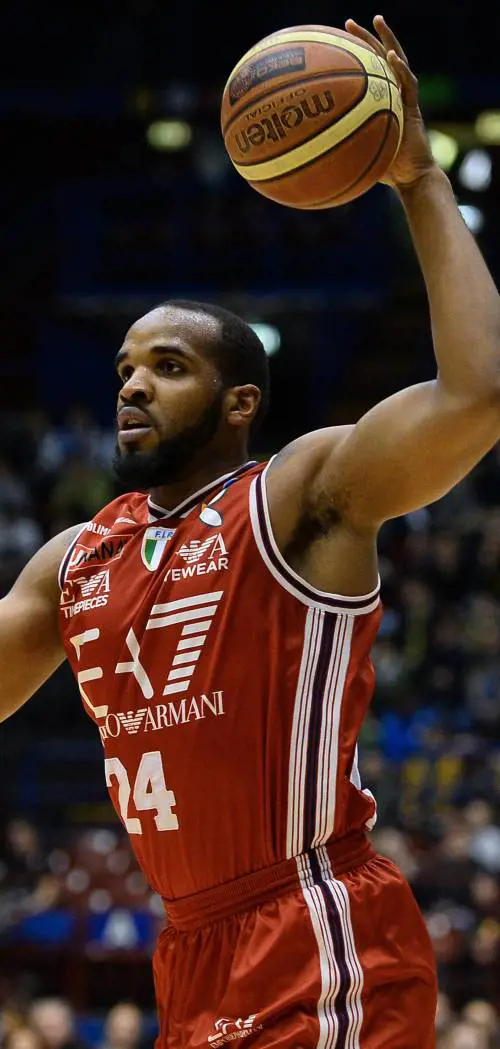 Super Samuels trascina la Milano del riscatto