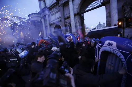 I cretini che non vogliono Salvini