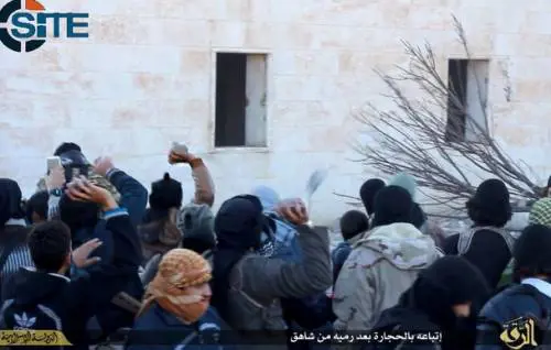 Così l'Isis ammazza i gay