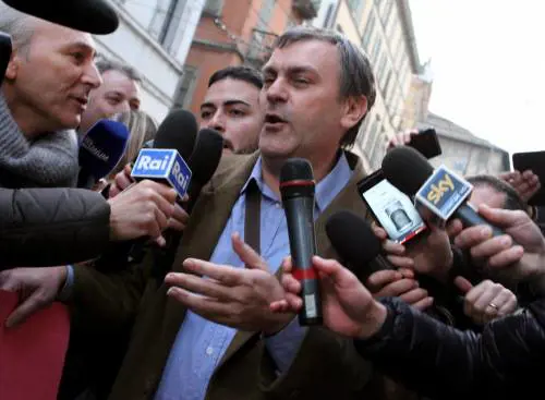 Giampiero Manenti all'uscita  dal Comune di Parma
