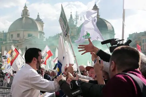 Ora Salvini zittisce la sinistra: "L'Ue fa peggio di Mussolini"