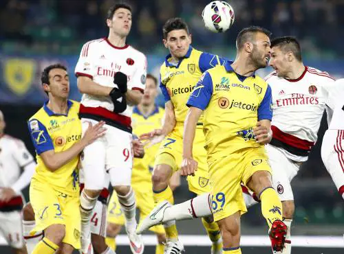 Macché vittoria a Verona. Il Milan balbetta ancora