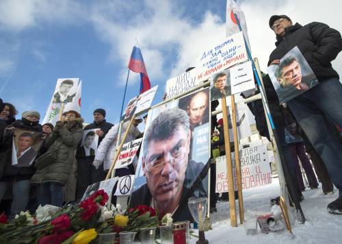 Mosca, migliaia in piazza per Nemtsov