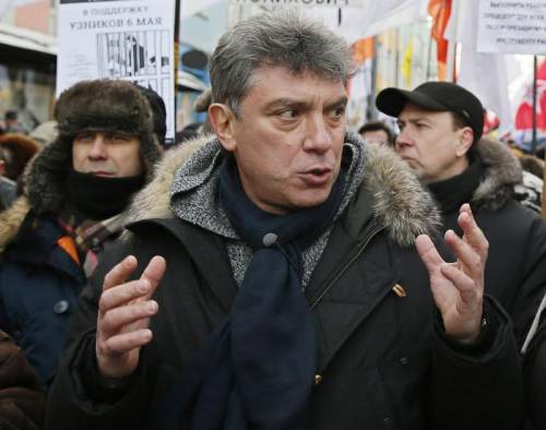 Nemtsov, tutte le piste dell'omicidio: islamici, ucraini, opposizione
