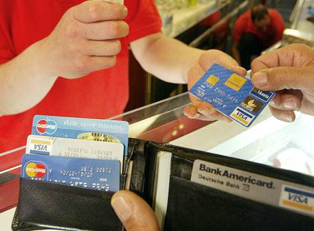 2015, l'anno boom delle carte di credito