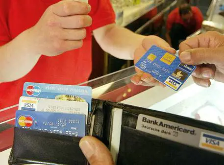 2015, l'anno boom delle carte di credito
