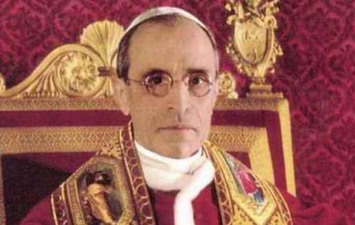 Le "sfumature" di Pio XII  stroncate da tutti:  ​il Vaticano e gli ebrei