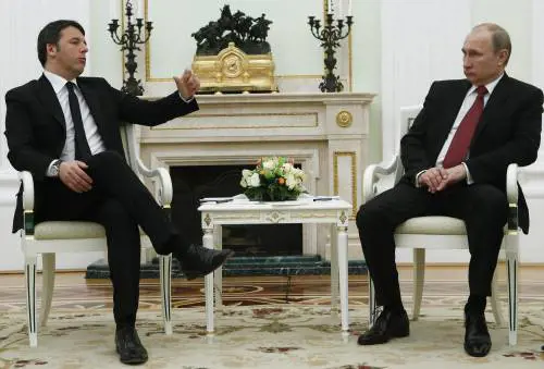 Renzi rottama la vecchia sinistra e studia un rimpasto di governo