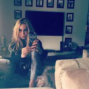 Nina Moric bionda