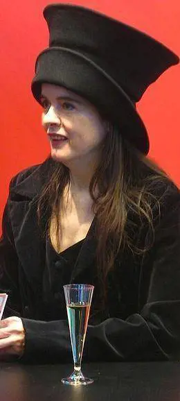 Amélie Nothomb scrive bene ma beve meglio