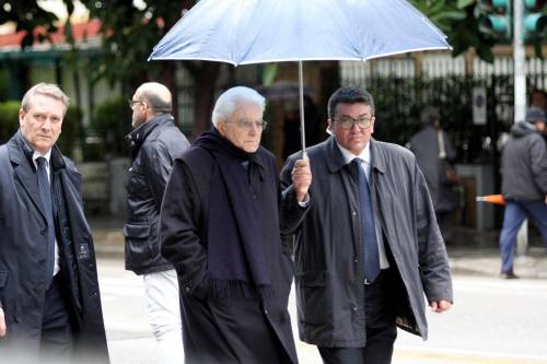 Festa delle donne, Mattarella: "Sulle italiane il peso maggiore della crisi"