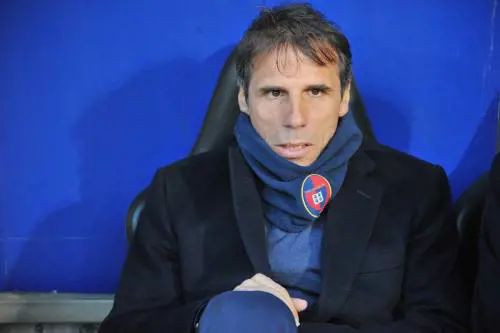 Cagliari, Zola esonerato