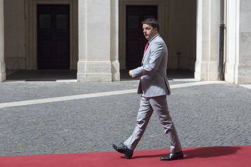 Altro che taglio delle tasse, Renzi rimanda tutto di un anno