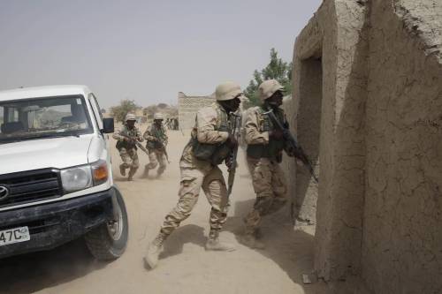 Truppe del Ciad in addestramento con le forze speciali nigeriane