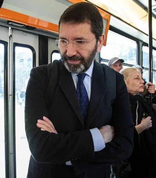 Il Tar: «Le nozze gay? Illegali Ma Alfano non le può toccare»