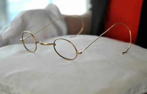 Con gli occhiali di Gandhi per riportare a casa i marò