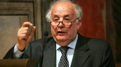 L'ex parlamentare Bianco: "Se mi diminuissero il vitalizio dovrei andare alla mensa"