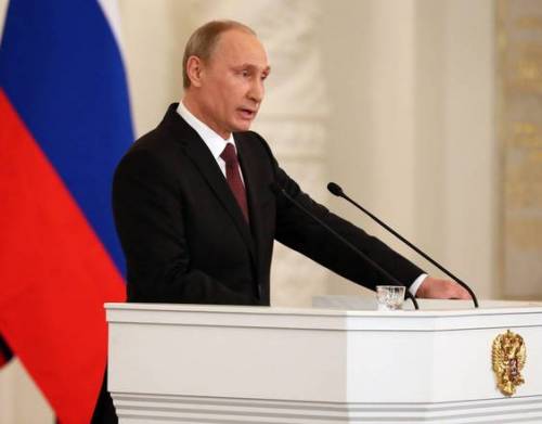 Putin mostra i muscoli: "Atomica in Crimea? Vogliamo le mani libere"