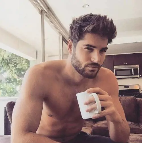 Men&Coffee: ragazzi (bellissimi) che bevono caffè