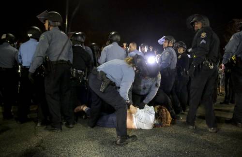 Nuove proteste e scontri a Ferguson