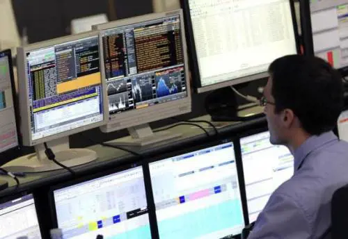 Lo spread supera i 190 e la Borsa perde ancora