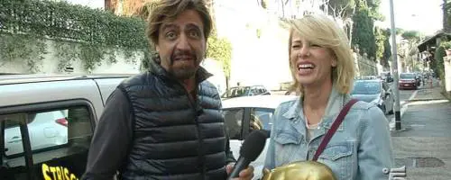 Il Tg3 offende l'Isola dei Famosi e la Marcuzzi si becca il Tapiro d'Oro