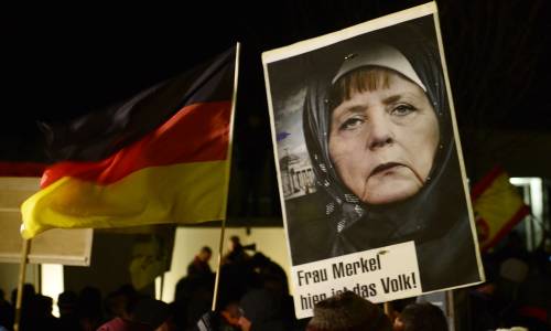 La resa della Germania: le insegnanti musulmane possono indossare il velo