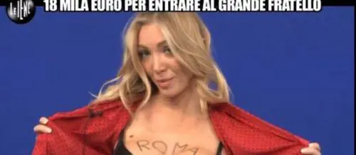 Le Iene, Laura Cremaschi super-hot, ma arriva una pioggia di insulti