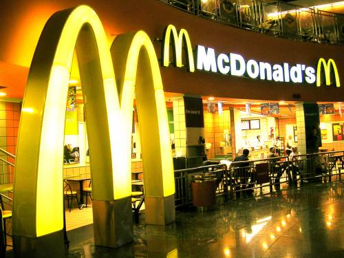Ora McDonald's si fa pudico e censura le immagini pornografiche