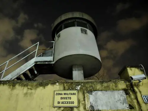 La «Mameli» occupata, i bersaglieri corrono: «La sgomberiamo noi»