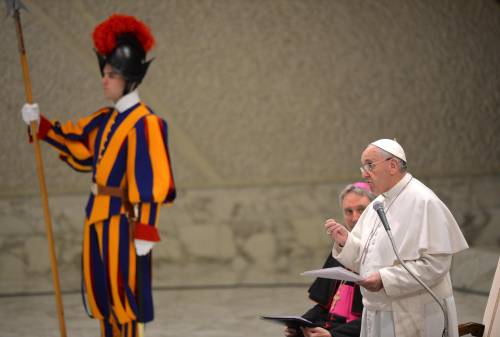 La crociata di Papa Francesco in difesa dei cristiani aggrediti