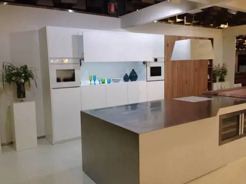 "Aerodinamica", la cucina del futuro che si ispira a Ferrari e Lamborghini