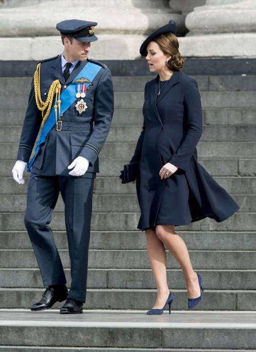 Kate infrange il protocollo: "Il Royal Baby nascerà a metà aprile"
