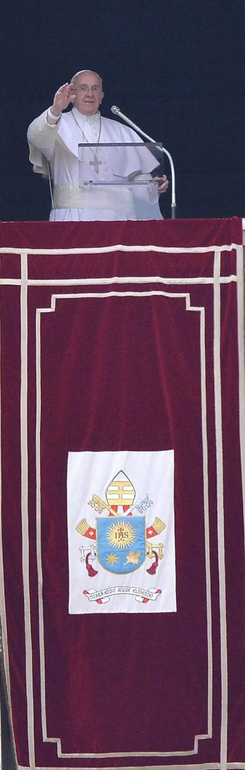 Papa Francesco accusa: «Il mondo nasconde la strage dei cristiani»