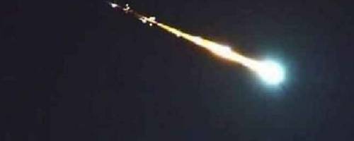 Il bagliore, il boato e lo schianto: un enorme meteorite contro le Alpi