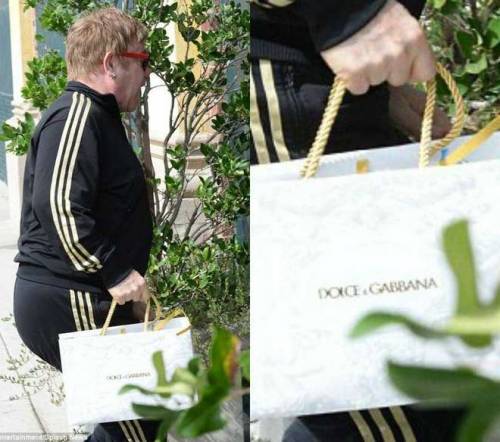 Elton John: "Nel sacchetto di D&G c'era solo il mio pranzo"