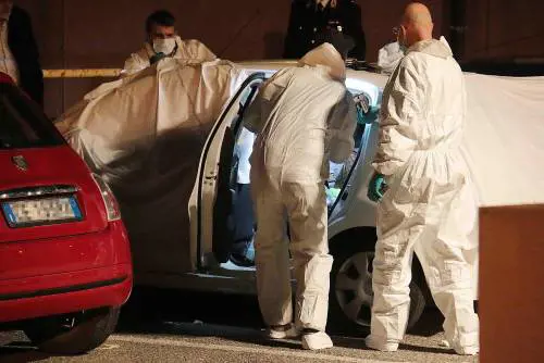 Pordenone, freddati in auto con 4 colpi di pistola un militare e la compagna