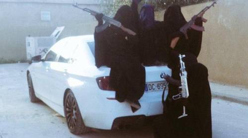 Vita a 5 stelle delle donne dell'Isis