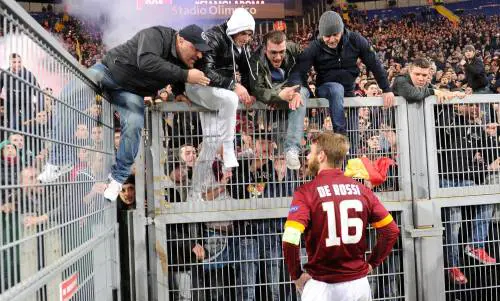 Europa League, disfatta della Roma. La rabbia dei tifosi