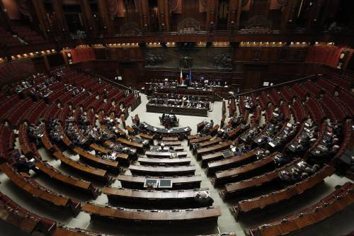 Forza Italia voterà "sì" al taglio dei parlamentari. E sfida il M5s