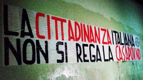 CasaPound, blitz a Cagliari: ​striscioni contro la Boldrini