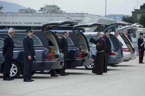 Lutto nazionale e funerali di Stato per le vittime italiane a Tunisi