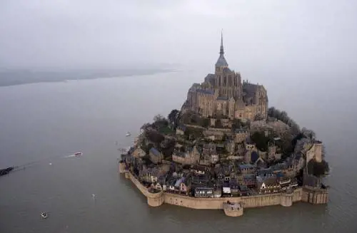 A Mont St. Michel la marea del secolo