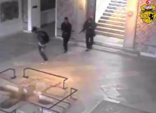 Attacco al museo, il premier tunisino licenzia il capo della polizia
