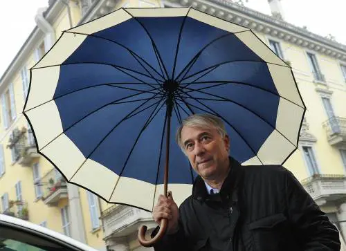 Pisapia fa il capopopolo ma vale il 3%