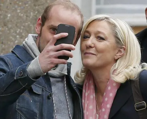 Test per l'Eliseo, Sarkò sorpassa Le Pen