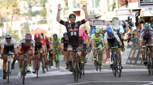 Il sole bacia Degenkolb E la Sanremo continua a negarsi agli italiani