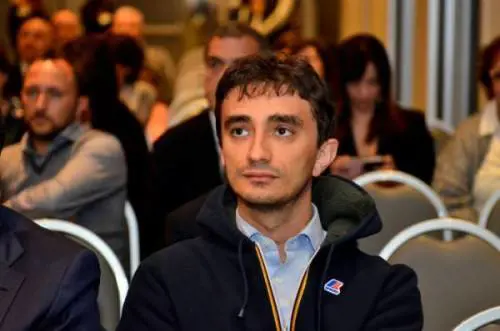 Massacrò un ladro immigrato. Forza Italia: "Difendiamo gratis l'italiano"