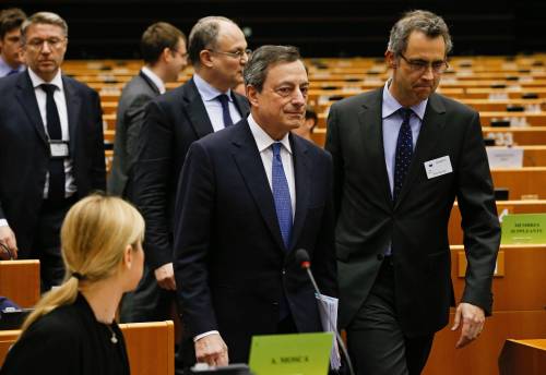 Draghi: "La crescita sta  guadagnando slancio nell'Eurozona"
