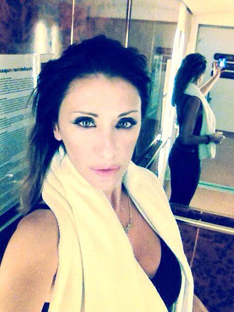 Foto Sabrina Salerno Bomba Sexy Nei Selfie Su Facebook Ilgiornaleit 9082